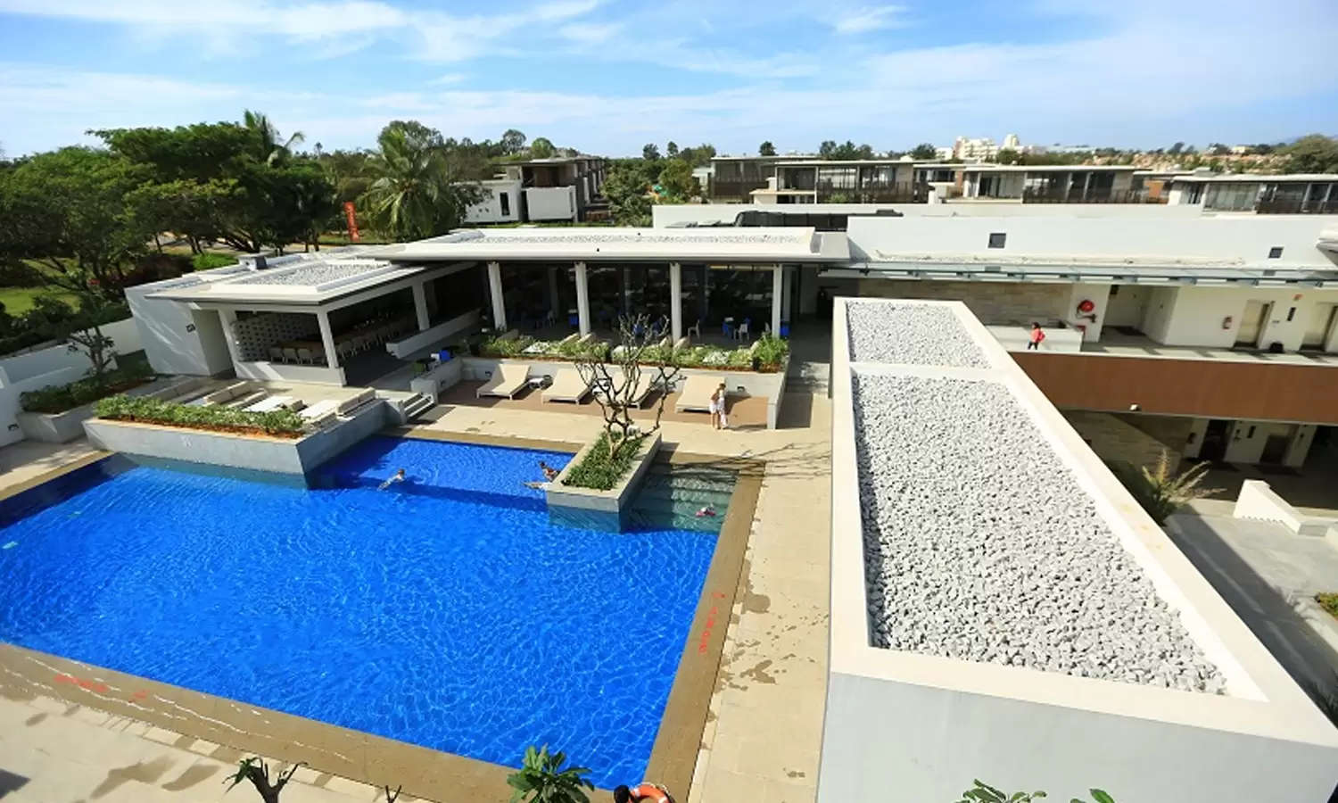 Swimming pool
