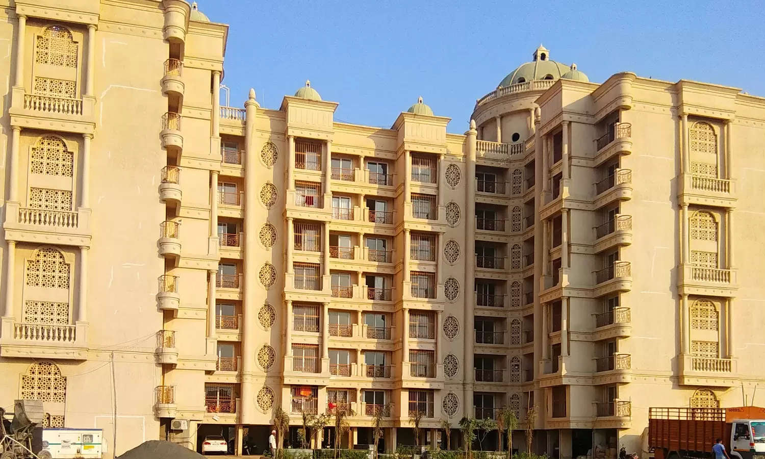 Tharwani Meghna Montana