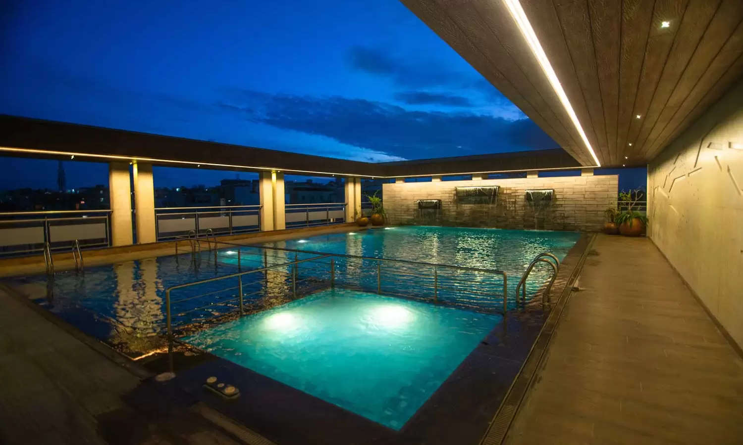 Swimming pool