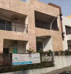 kolte-patil maple leaves