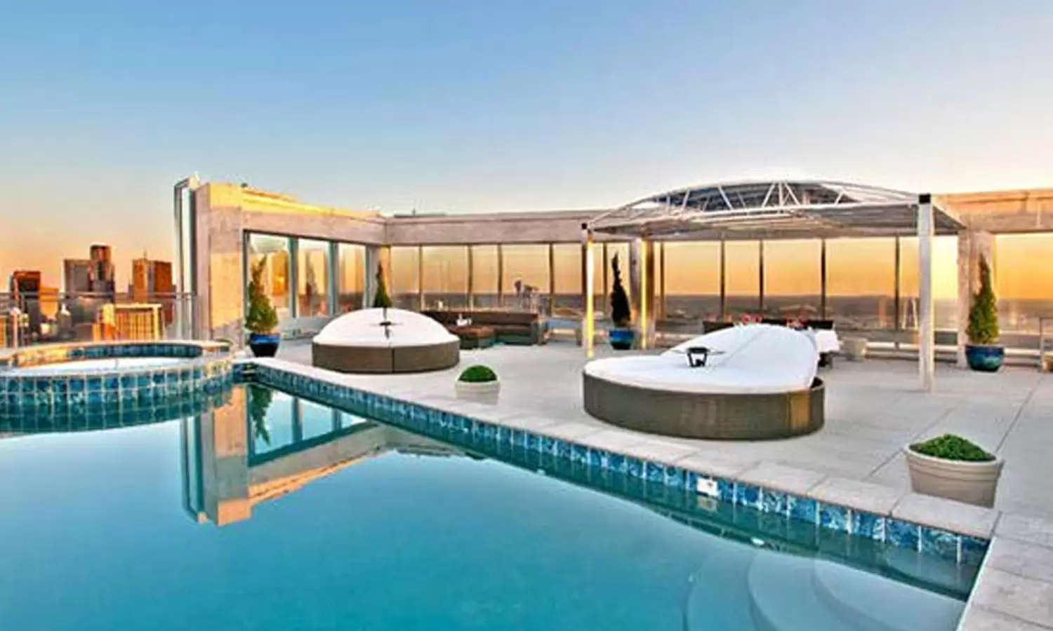 Swimming pool