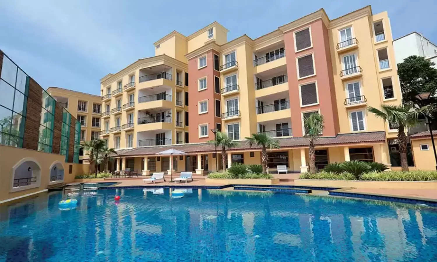 Swimming pool