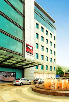 Dosti Pinnacle
