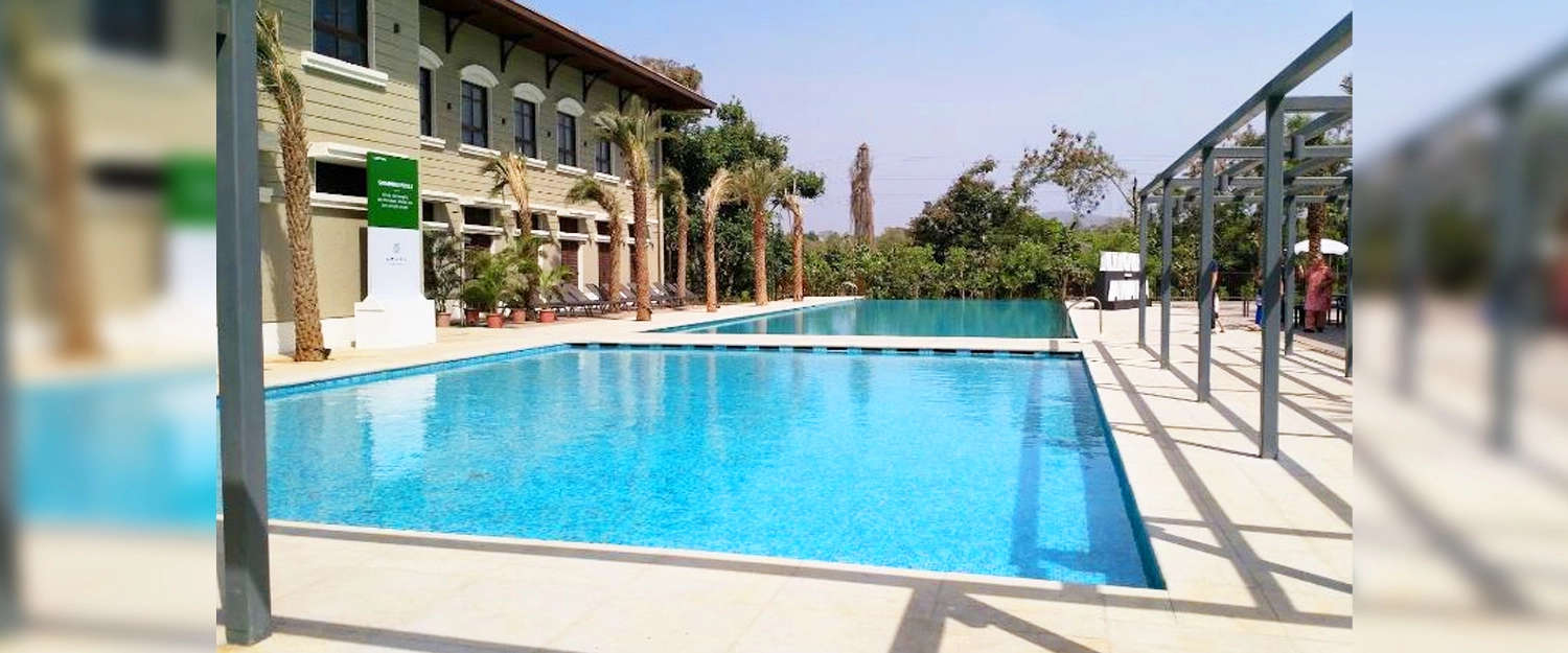 Swimming pool