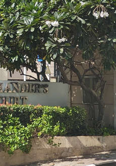 dlf-commanders court