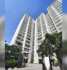 dlf-commanders court