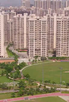 Gaur City 7th Avenue