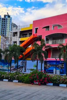 R Galleria