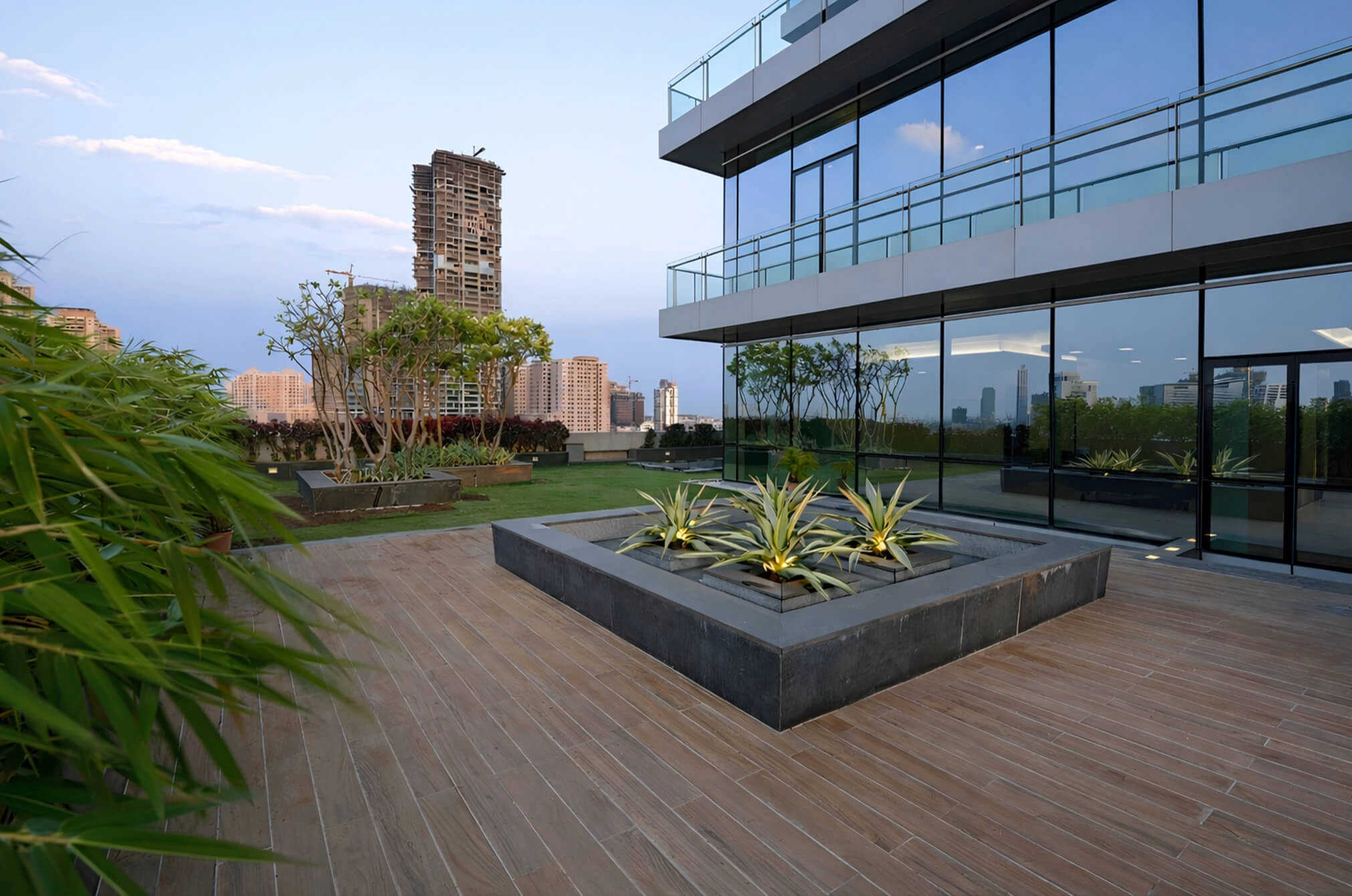 Marathon Futurex Lower Parel - Outdoor Space 4