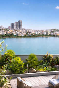 Prestige Vaishnaoi Rainbow Waters