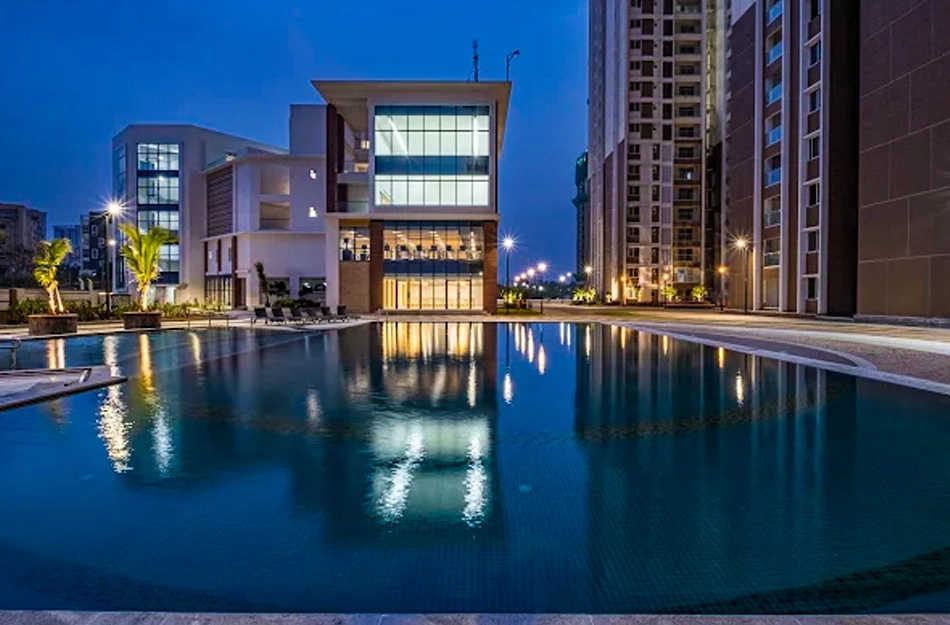 Auro The Regent Kondapur - Swimming Pool