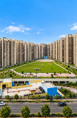 Amrapali Golf Homes