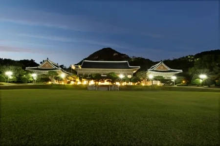 Cheongwadae main building