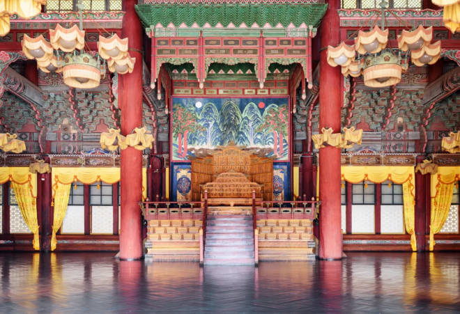 Inside Injeongjeon.