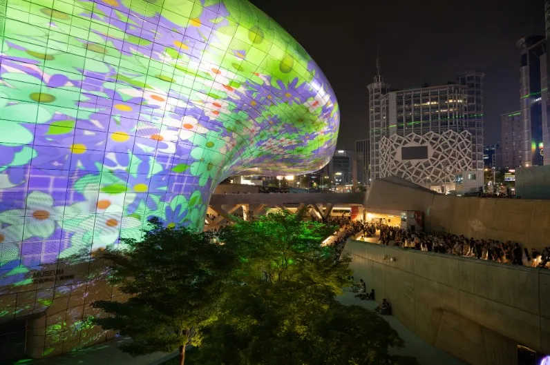 The outside of Dongdaemun building shows Seoul Light DDP