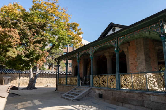 Jeonggwanheon, Café in Deoksugung Palace.