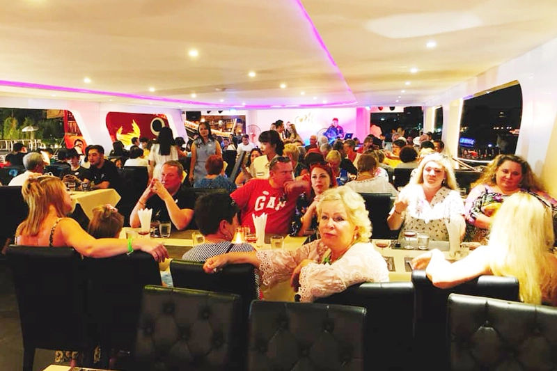 Evening Vibe Middle Deck