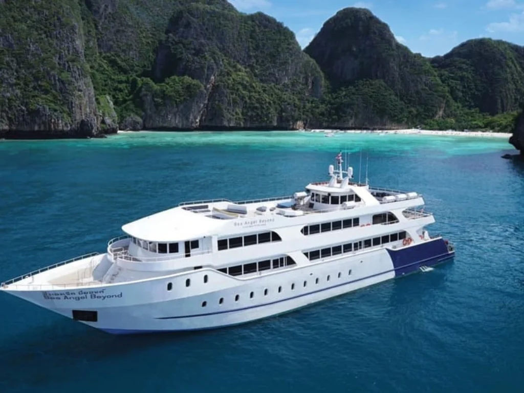 Phi Phi - Big Boat