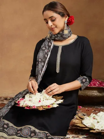 Janasya Women's Black Rayon Ajrakh Printed Straight Kurta Set