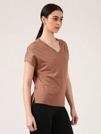 V-Neck terracotta T-shirt With Side Slit