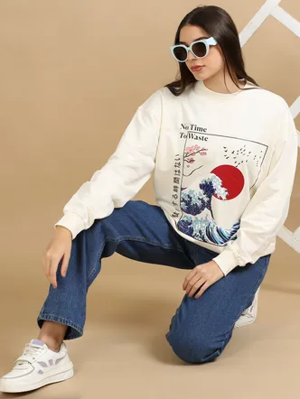 Oversized Graphic Round Neck Pullover Sweatshirt