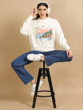 Oversized Graphic Round Neck Pullover Sweatshirt