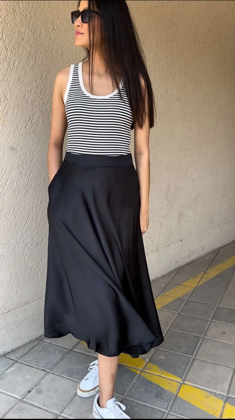 Black Ballerina midi skirt