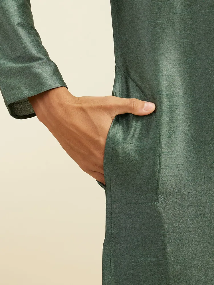 Diwas By Manyavar Bottle Green Plain Kurta with Embroidered Neckline for Men