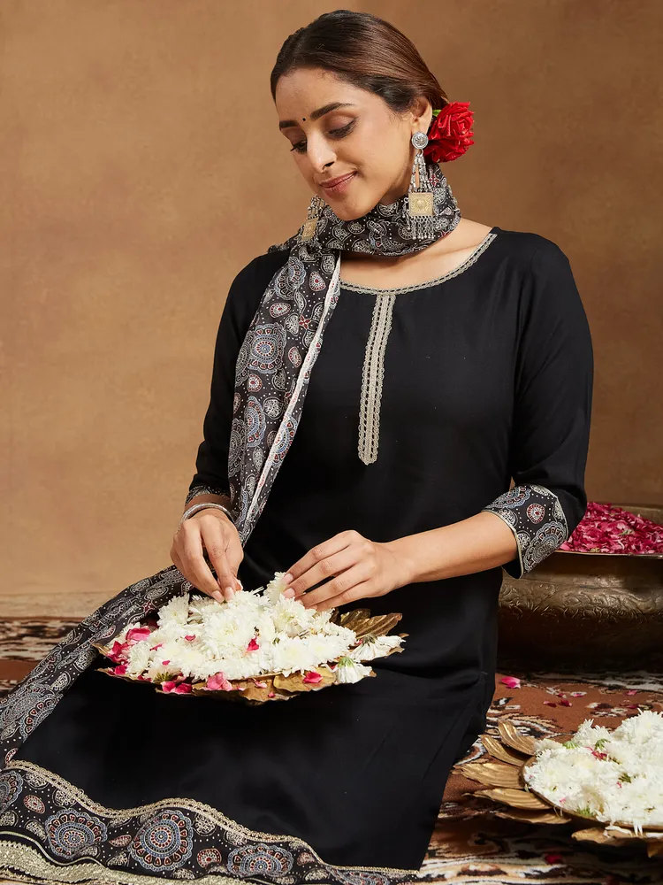 Janasya Women's Black Rayon Ajrakh Printed Straight Kurta Set