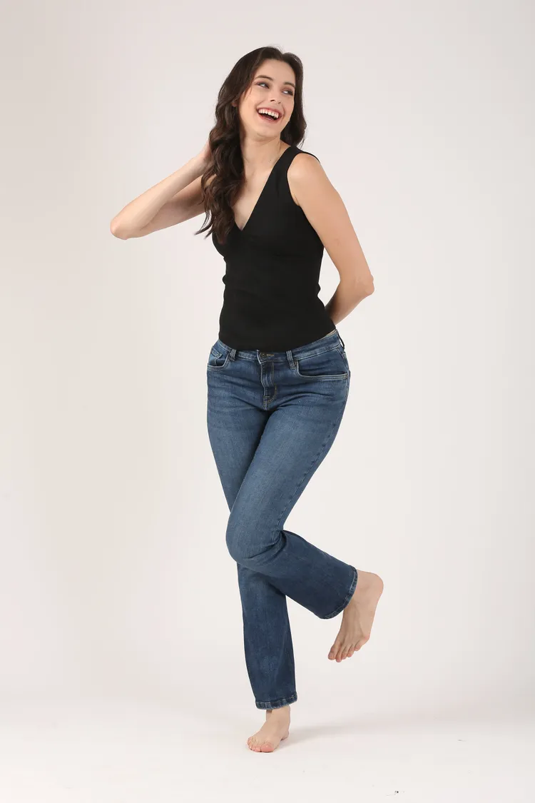 Soft Cotton Rib Elegant V Neck Black Top