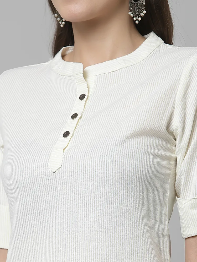 Women Woven Design Kurta With Front Pockets