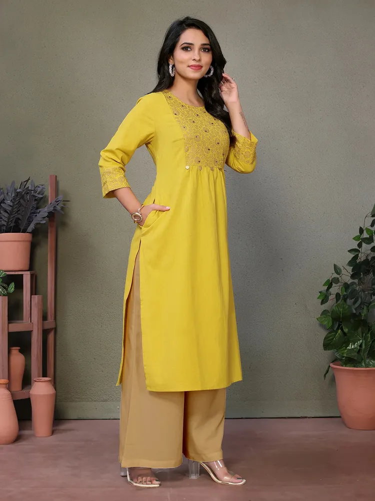 Rangita Women Yellow Cotton Printed Calf Length Straight Kurta
