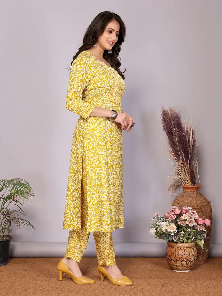 Rangita Women Yellow Rayon Embellished Straight Calf Length Kurta with Pant