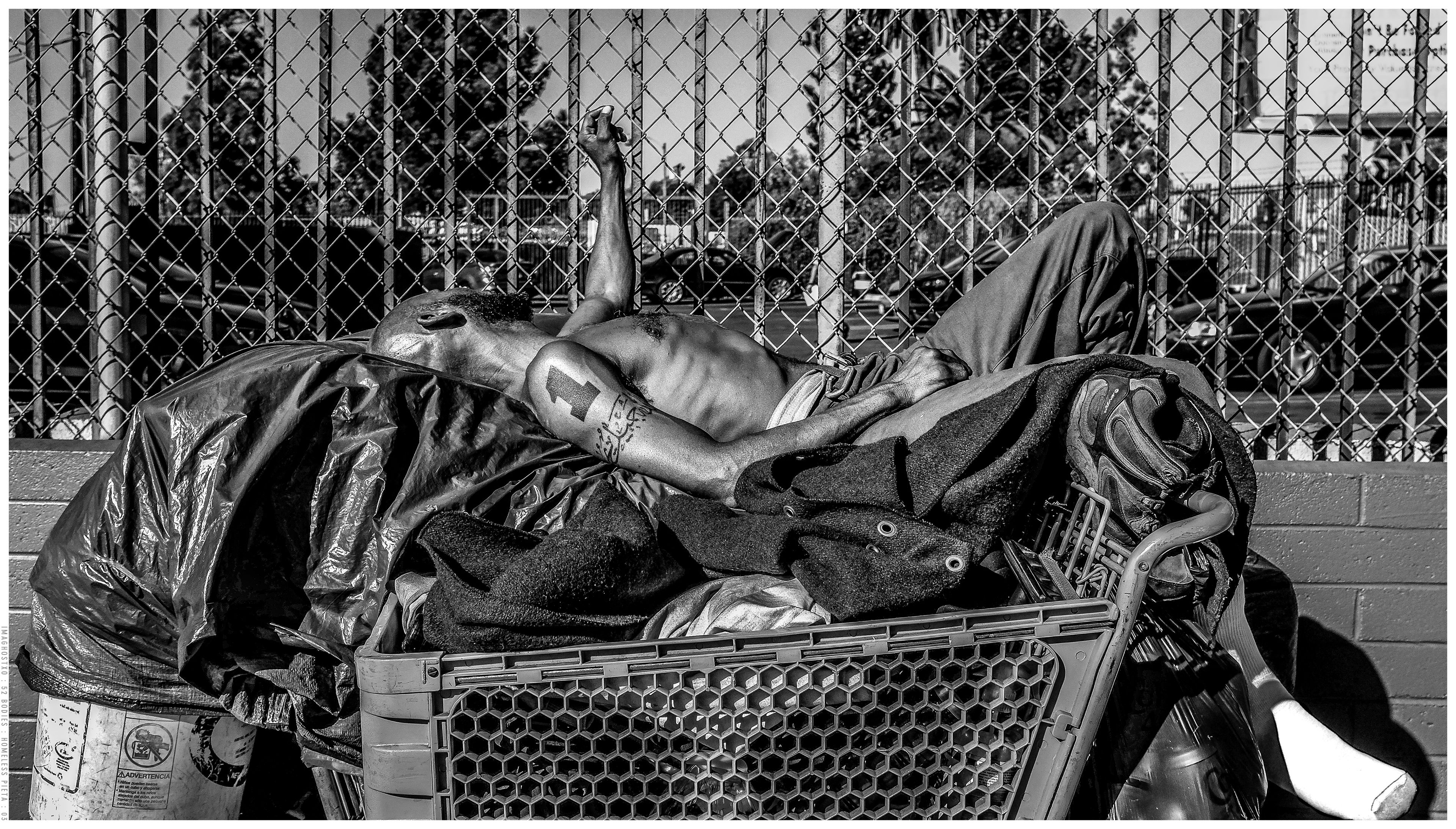 BODY03 : HOMELESS PIETA