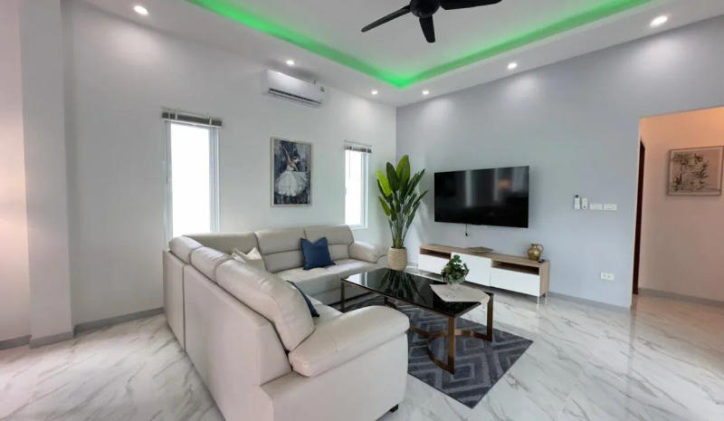 Exceptional 3-Bedroom Pool Villa for Rent in Rawai, Phuket - Image 8