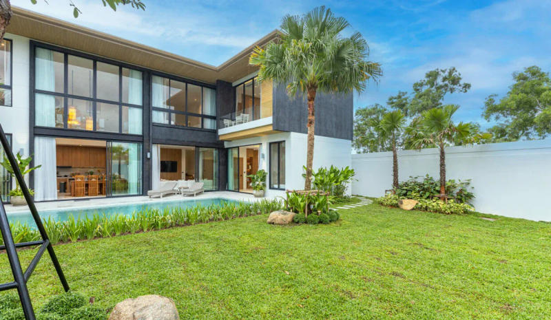 Exceptional Waterfront Villa in Chalong Bay - Image 2