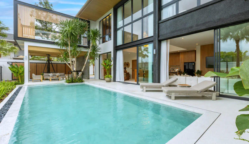 Exceptional Waterfront Villa in Chalong Bay - Image 4