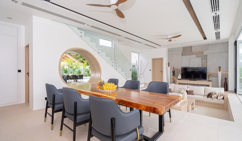 Luxurious Pool Villa in Rawai - Image 2