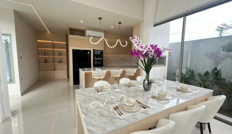 Luxury Villa in Rawai, Phuket - Image 2