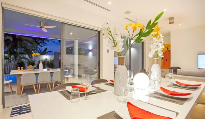 Modern Tropical Luxury Meets Unbeatable Convenience - Image 10