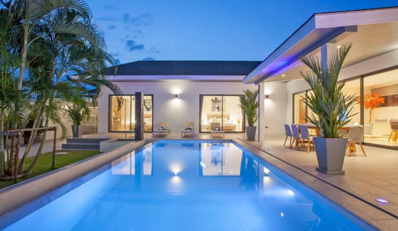 Modern Tropical Luxury Meets Unbeatable Convenience - Image 4