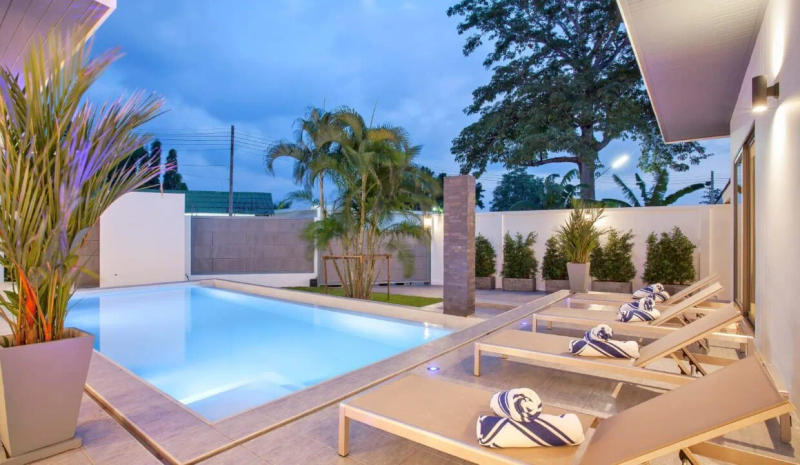 Modern Tropical Luxury Meets Unbeatable Convenience - Image 5