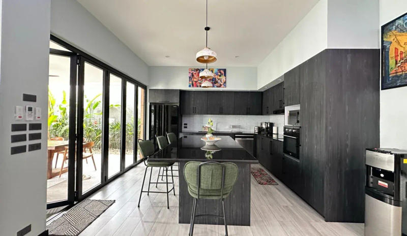 Stunning Modern Tropical Villa – 500 sq.m. - Image 8