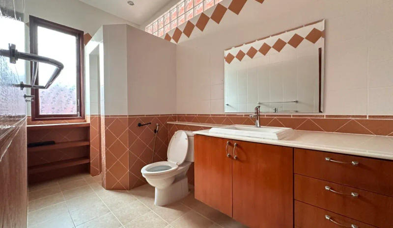 Stunning Tropical Pool Villa in Premium Rawai Location - Image 5