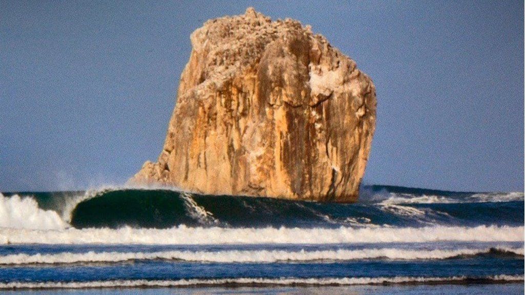 Playa Naranjo - Roca Bruja