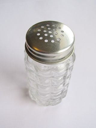 Salt and pepper shakers - Wikipedia