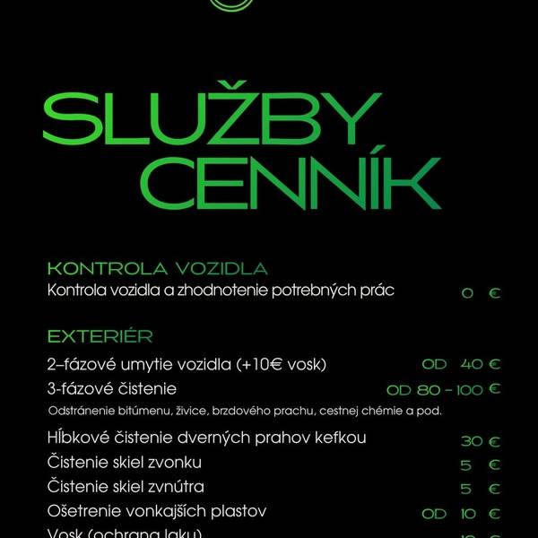 Hĺbkovo vyčistený interiér vozidla