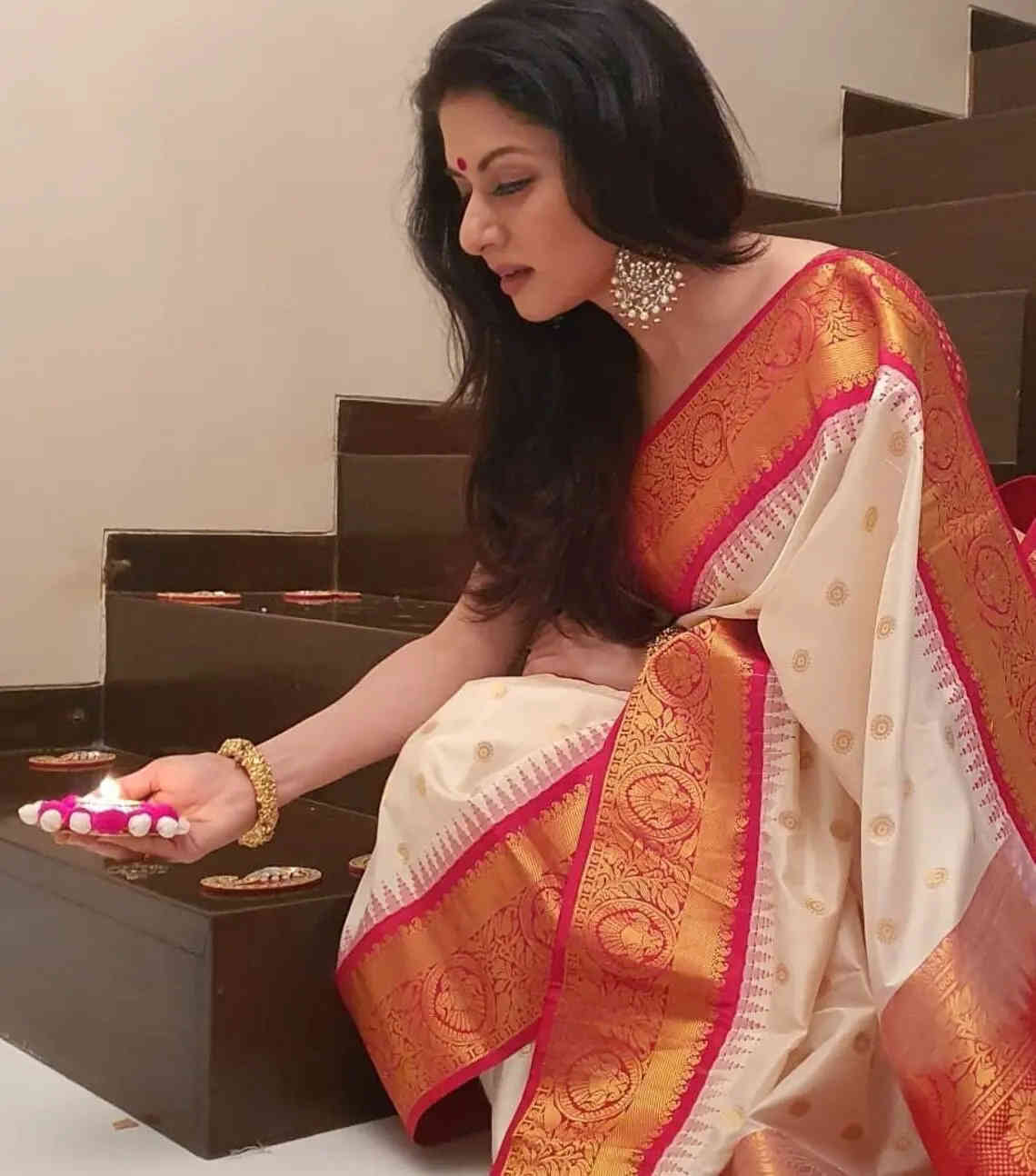 Soft lichi silk saree