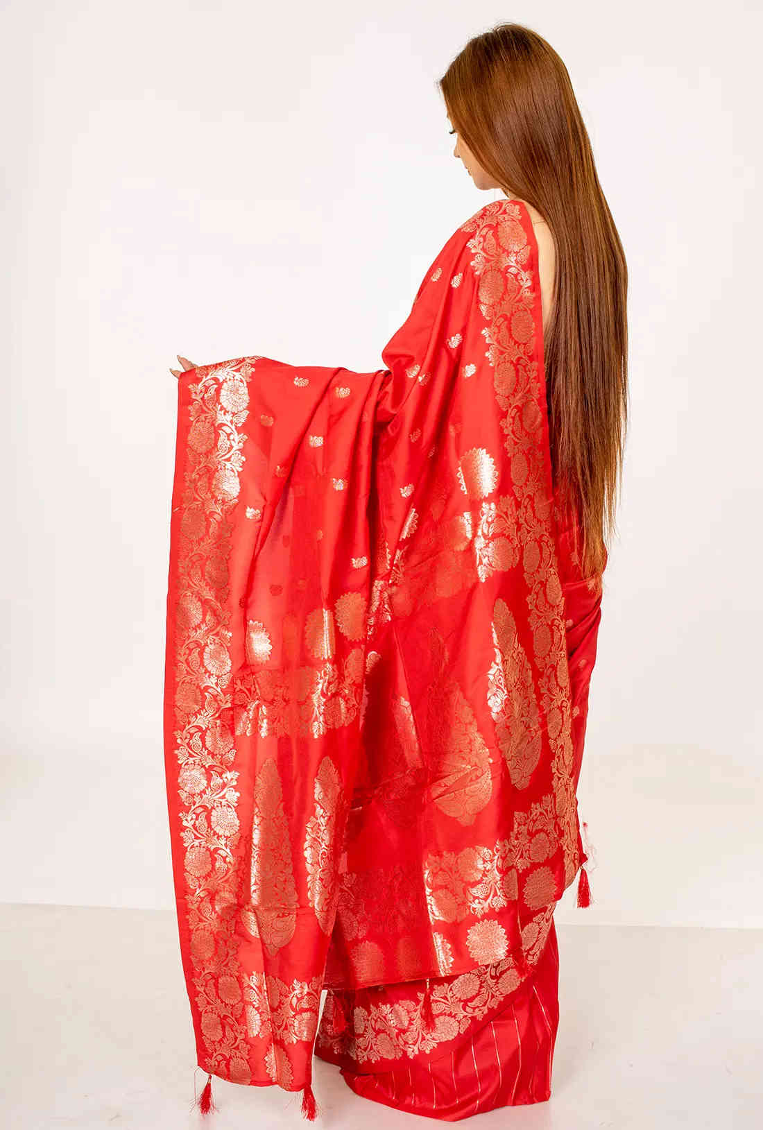 Silk saree with zari work