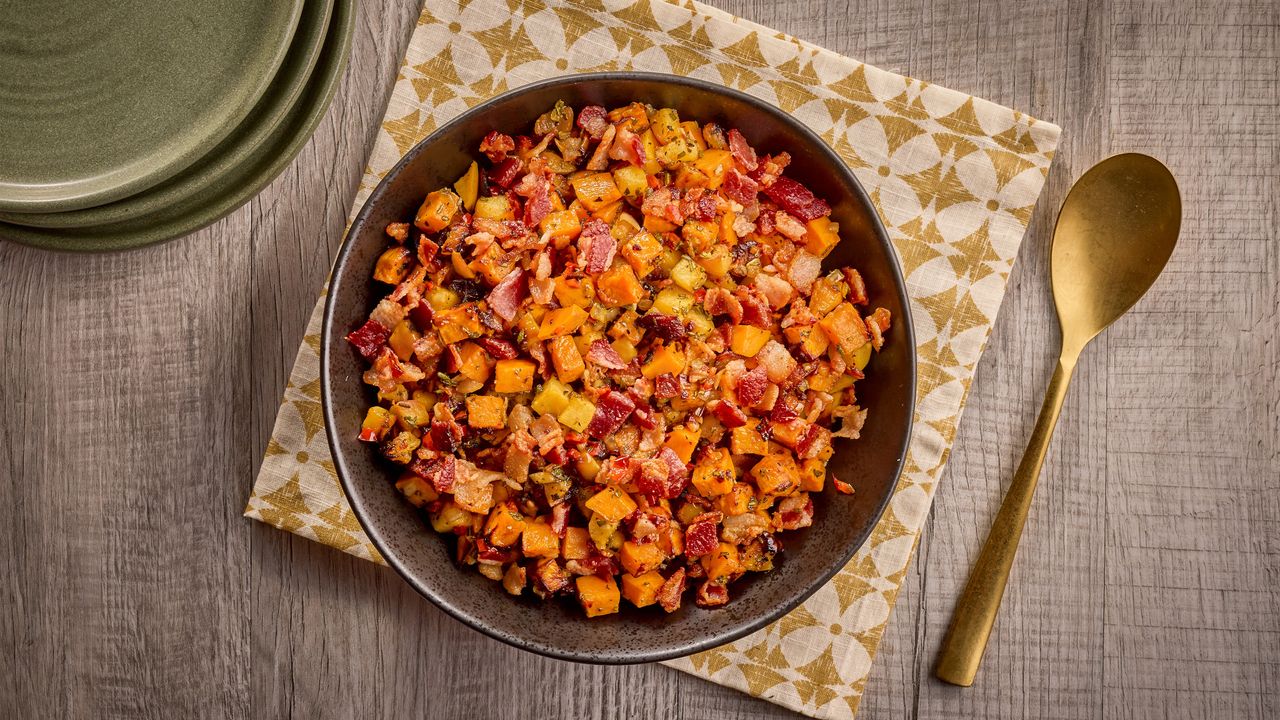 Air Fryer Apple, Sweet Potato and Bacon Hash 